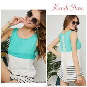 NWOT Mint Color block round neck Short sleeve  top